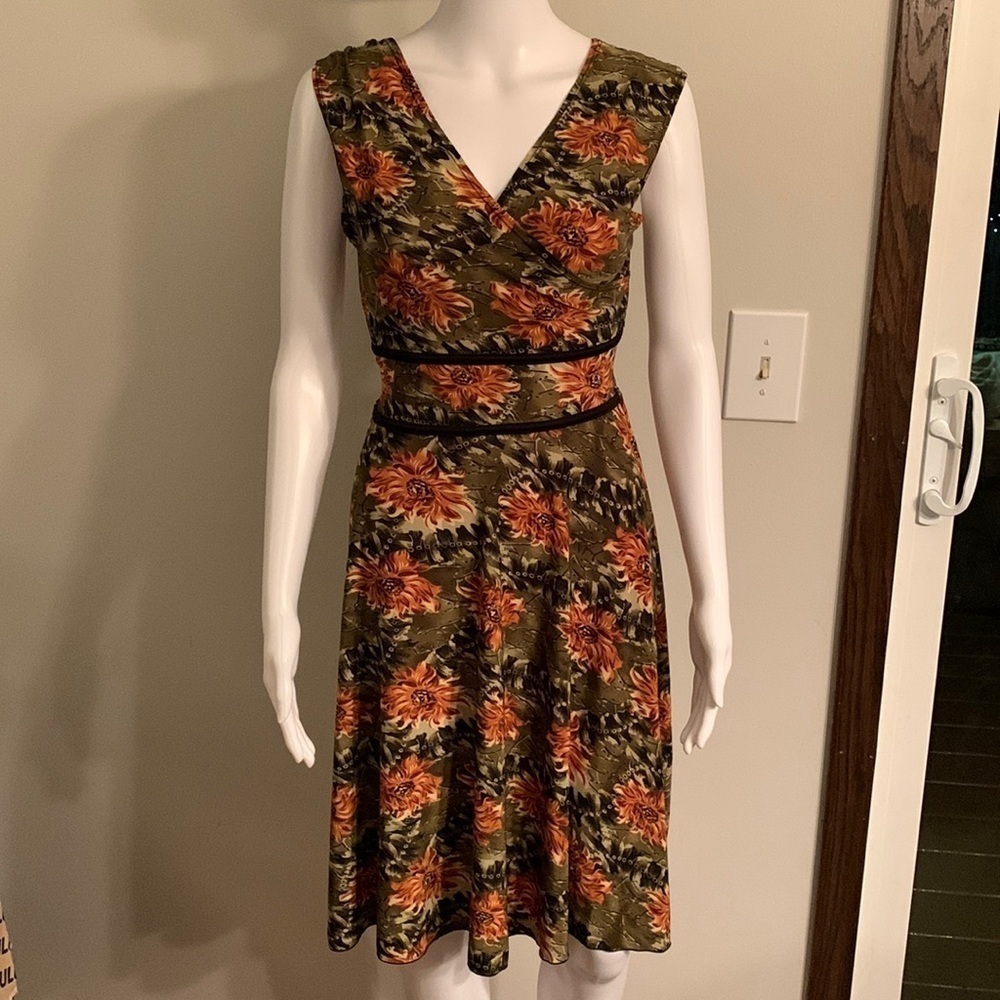 Pretty summer dress, unknown brand, no tags, Size small see measurements